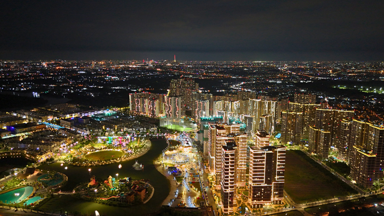 Vinhomes Grand Park về đêm (2)
